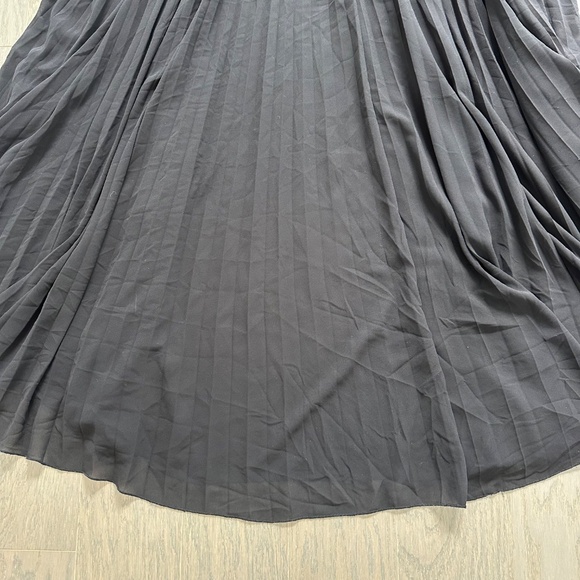 AMUR Janet Halterneck Cutout Pleated Gown Cut Out Black Maxi Dress Halter Sz 10 - Picture 6 of 9